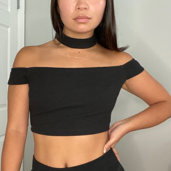LF Off The Shoulder Crop Top with Choker - Picture 6 of 7
